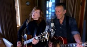 Jersey Girl (Jersey4Jersey) - Bruce Springsteen and Patti Scialfa 22/04/2020