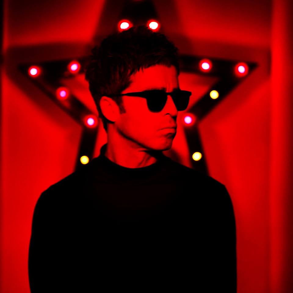 'She Taught Me How To Fly' è il nuovo video di Noel Gallagher