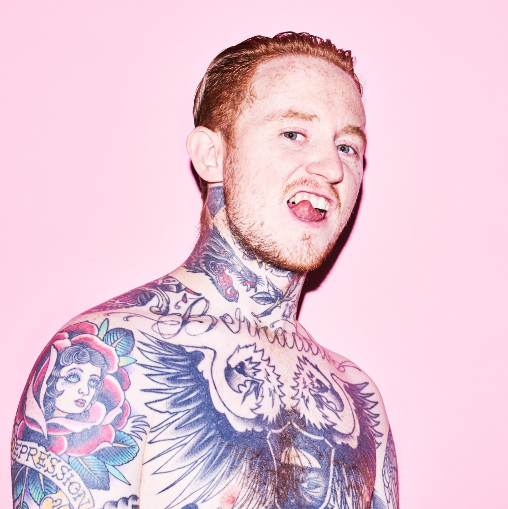 Brutto incidente per Frank Carter