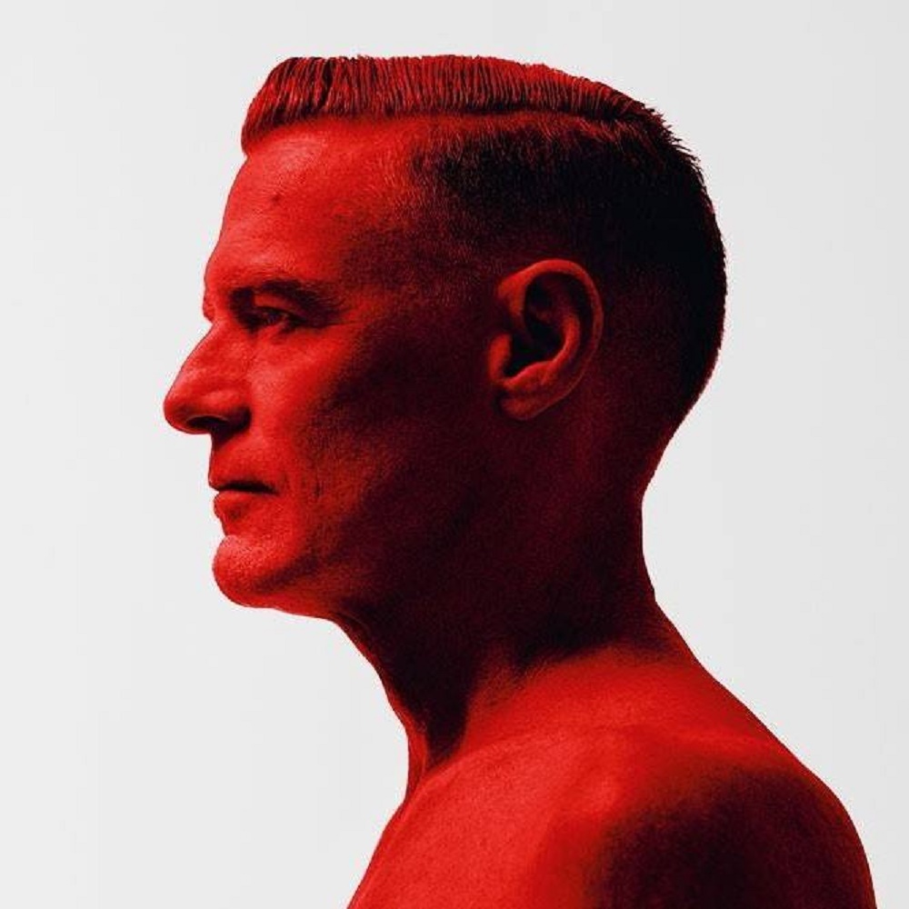 Bryan Adams, ascolta 'Shine A Light'