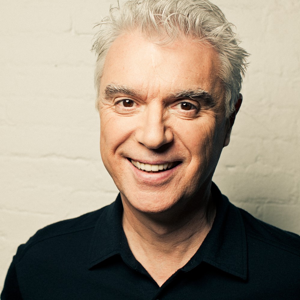 David Byrne in coro per 'Heroes'