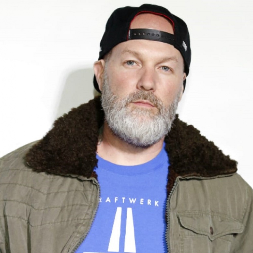 Fred durst dei Limp Bizkit aggredito sul palco