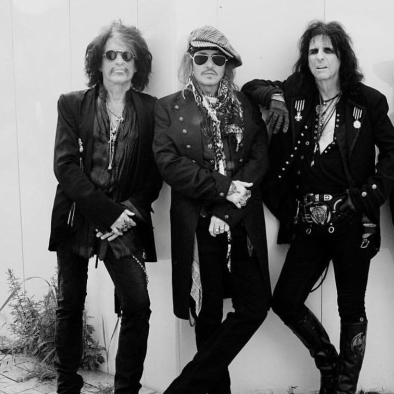 Johnny Depp canta 'Heroes' nel nuovo video degli Hollywood Vampires