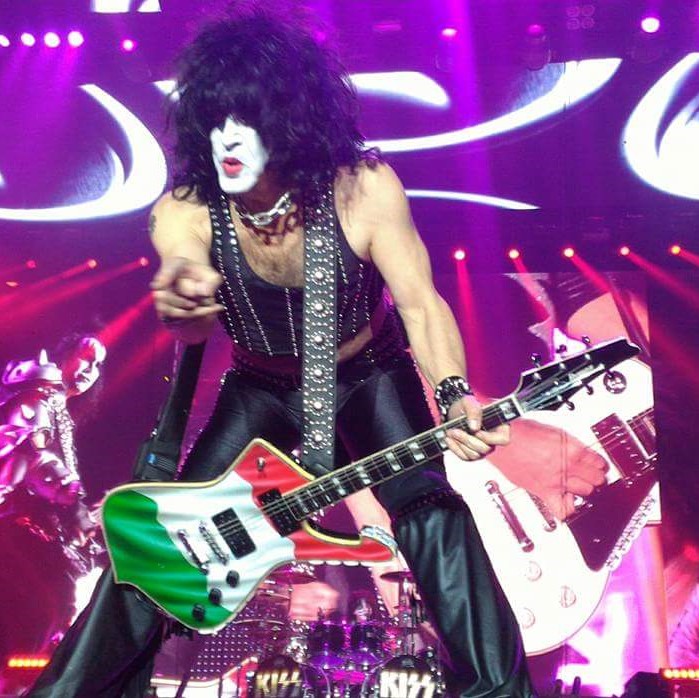 KissWorld 2017. A Bologna (tra il pubblico) anche una "star" di Radiofreccia