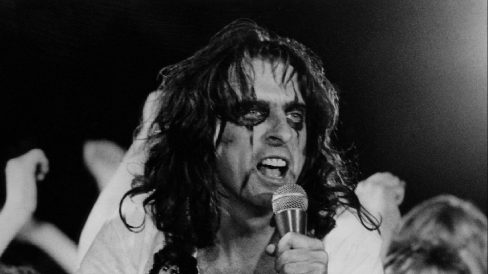 Alice Cooper: "Bowie avrebbe voluto fare uno show come il mio"