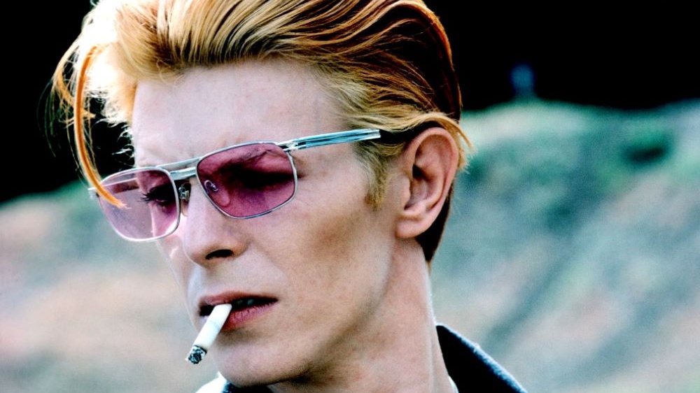David Bowie, a gennaio un vinile con cover di Dylan e Lennon