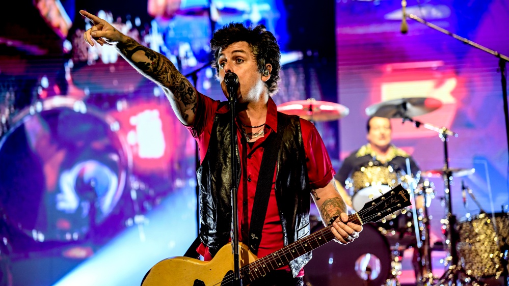 Green Day, Billie Joe ha sorpreso una cover band inglese esibendosi con  loro in un bar - Radiofreccia