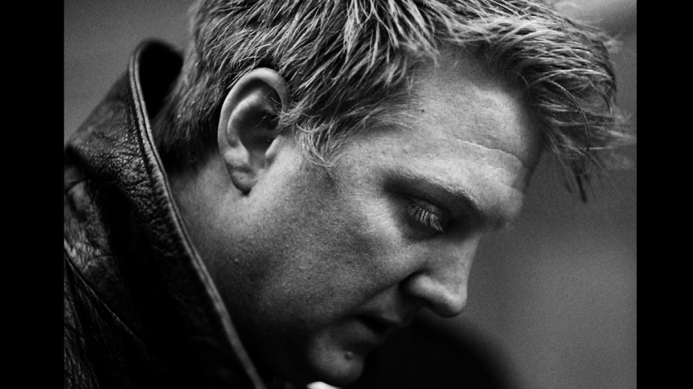 I figli di Josh Homme chiedono un ordine restrittivo nei confronti del padre ma i giudici respingono la richiesta