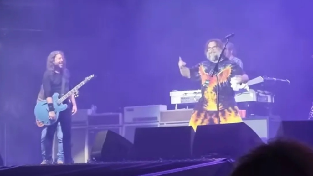 I Foo Fighters e Jack Black hanno suonato insieme gli AC/DC