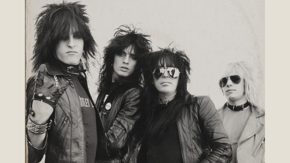 I Mötley Crüe con Dolly Parton per Home Sweet Home