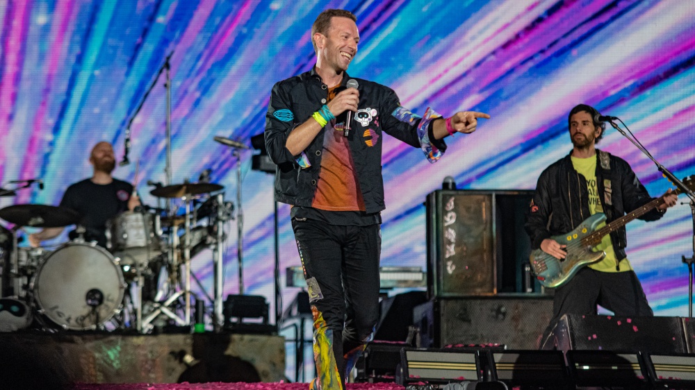 Il leader dei Coldplay si occuperà del primo halftime show FIFA di sempre