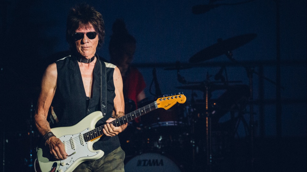 Jeff Beck: il genio della chitarra raccontato da leggende del rock