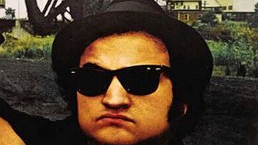 Nasceva oggi nel 1949 John Belushi, leggenda della comicità statunitense e icona cinematografica del secolo scorso