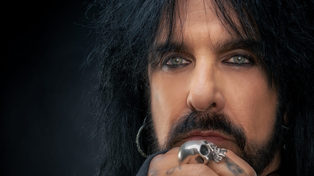 Nikki Sixx:"Attacco di Vedder senza motivo ma se colpisci la mia famiglia ti rispondo"