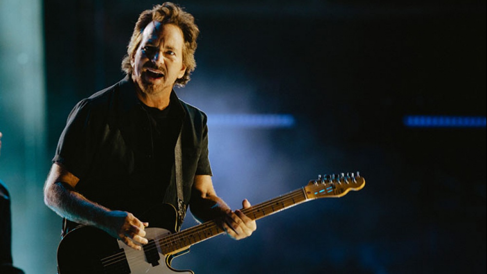 Stewart Copeland dei Police a sorpresa sul palco con Eddie Vedder