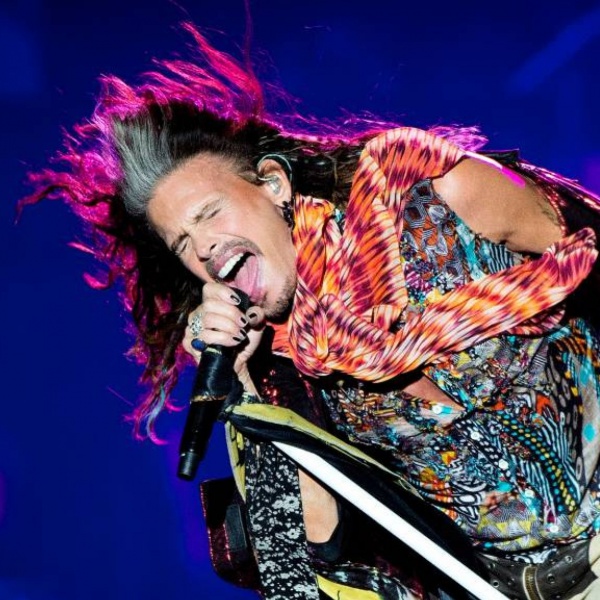 Aerosmith Steven Tyler Entra In Rehab E Annulla Gli Show Radiofreccia