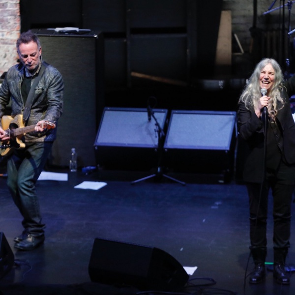 Bruce Springsteen, Patti Smith e Michael Stipe sullo stesso palco
