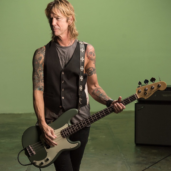 Duff McKagan, il bassista dei Guns N'Roses live in Italia