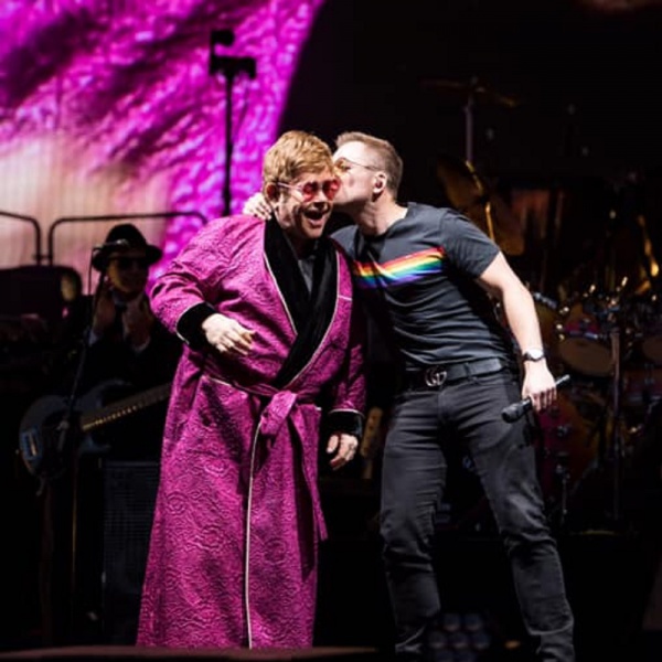 Elton John e Taron Egerton insieme sul palco