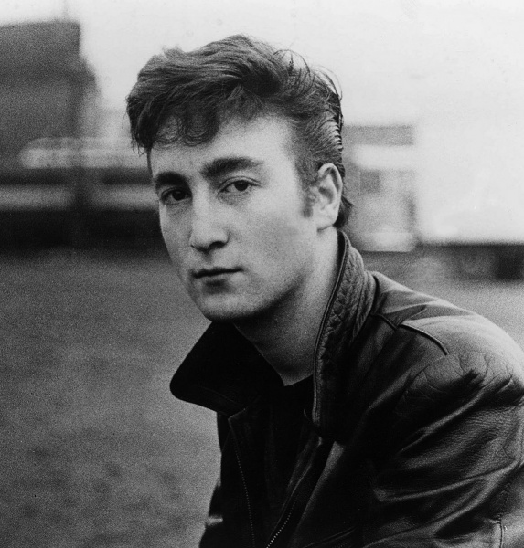 Lennon, venduto per 54.000 $ uno schizzo che lo ritrae come Hitler