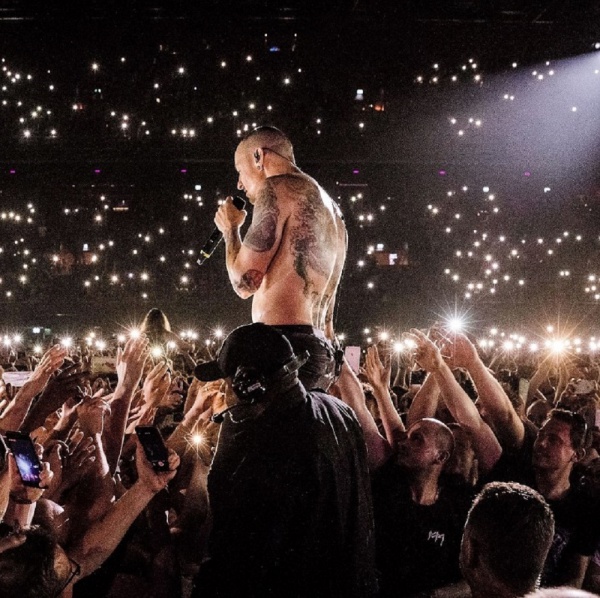 Linkin Park, donna usa i versi di una canzone per salvare una persona