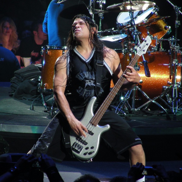 Membri di Metallica, Foo Fighters e Iron Maiden suonano insieme