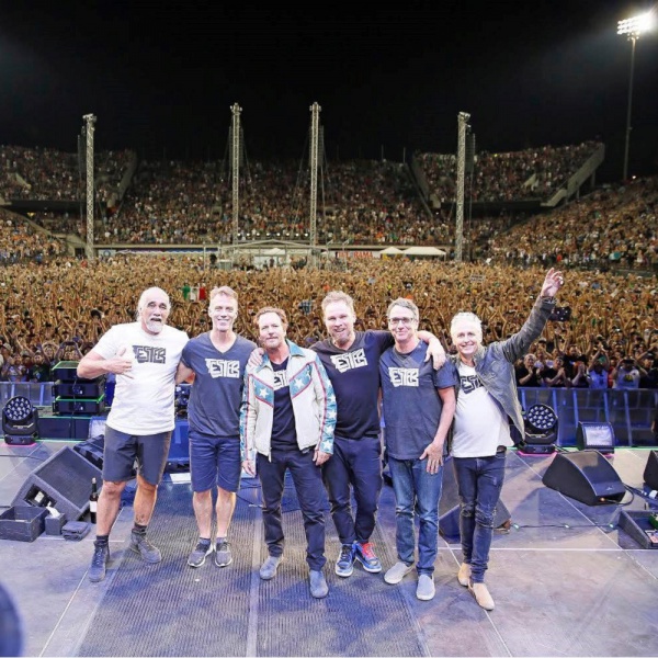 Pearl Jam, il ricordo di Chris Cornell e il nuovo album