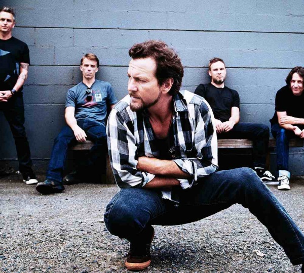 Pearl Jam, show rinviato