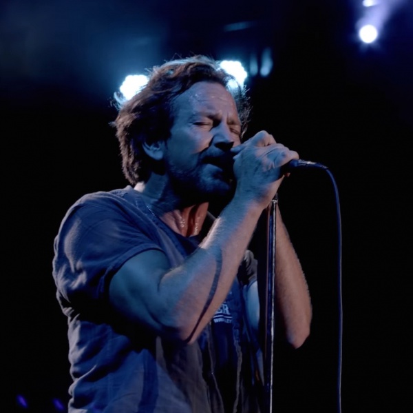 Pearl Jam, tributo a Cornell