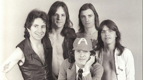 AC/DC, Angus Young parla della morte di Bon Scott