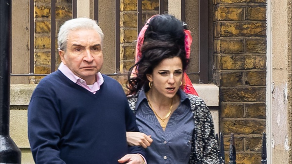 Amy Winehouse, il padre polemico con il casting del biopic