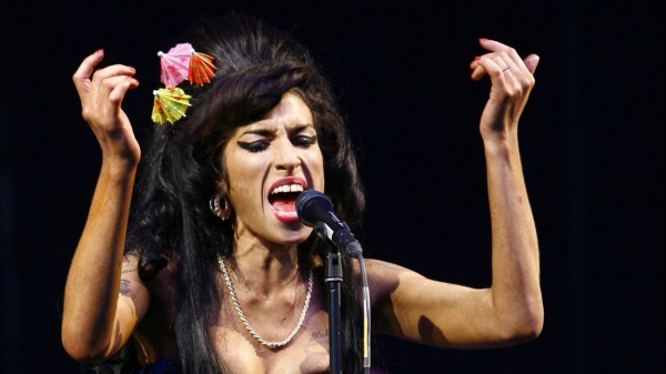Amy Winehouse, uscirà in vinile il live di Glastonbury del 2007