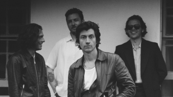 Arctic Monkeys, ascolta 'Body Paint', secondo singolo da The Car