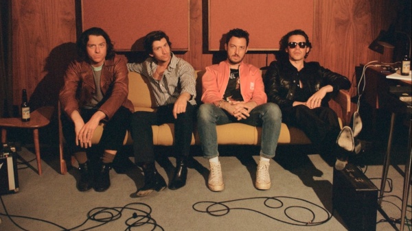 Arctic Monkeys, There'd Better Be A Mirrorball è il nuovo singolo