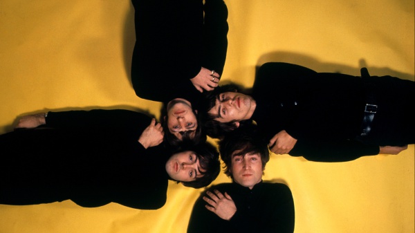 Ascolta Now and Then, l'ultima canzone dei Beatles