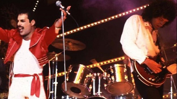 Brian May:"Freddie è con me tutti i giorni. Se fosse vivo suonerebbe ancora con i Queen"