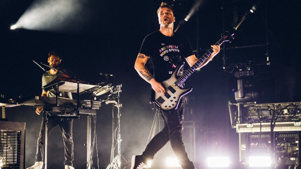 Chris Wolstenholme dei Muse frontman dei Chromes