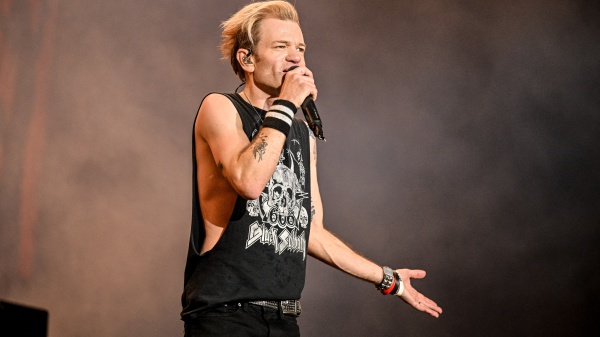 Deryck Whibley risponde all'ex manager dei Sum 41 che lo accusa di essere un bugiardo