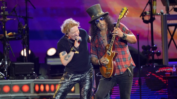 Duff McKagan difende le lunghe scalette dei Guns N'Roses