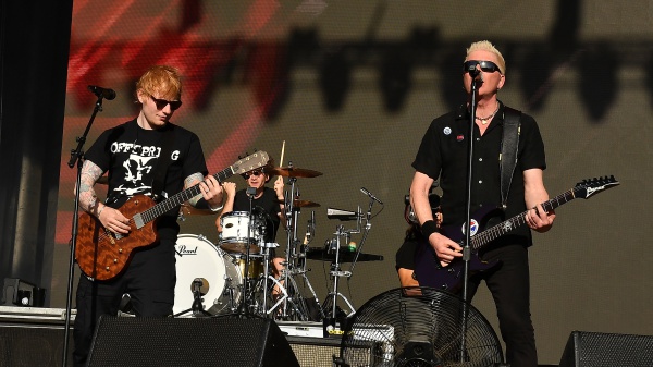 Ed Sheeran con gli Offspring sul palco del BottleRock