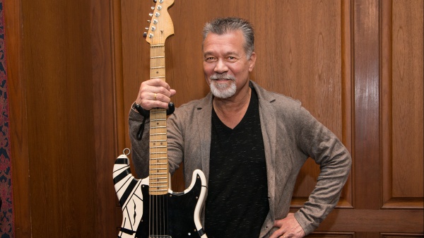 Eddie Van Halen sarà celebrato con una nuova serie di chitarre EVH
