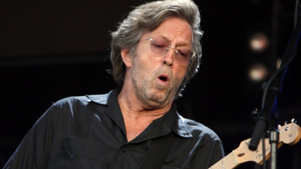 Eric Clapton si rifiuta di fare concerti con green pass