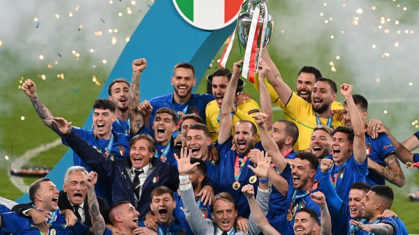 Euro 2020, Il rock reagisce alla vittoria degli Azzurri