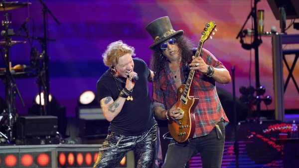 Guns N'Roses a Glasto, un live tra le polemiche
