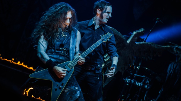 I chitarristi metal suonano 'per cuccare' ? La risposta di uno studio