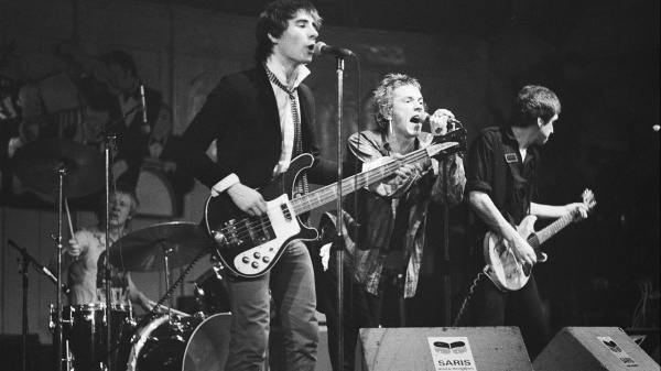 Il concerto che cambiò il mondo, la storia dei Sex Pistols a Manchester