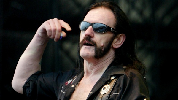 James Hetfield si è tatuato con le ceneri di Lemmy
