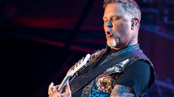 James Hetfield si scusa con la 'Metallica Family'