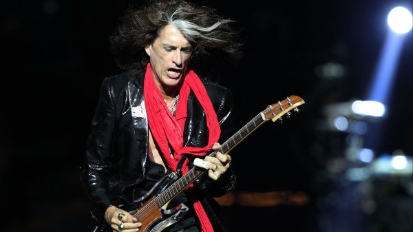 Joe Perry parla del ruolo dei Van Halen nel suo addio agli Aerosmith