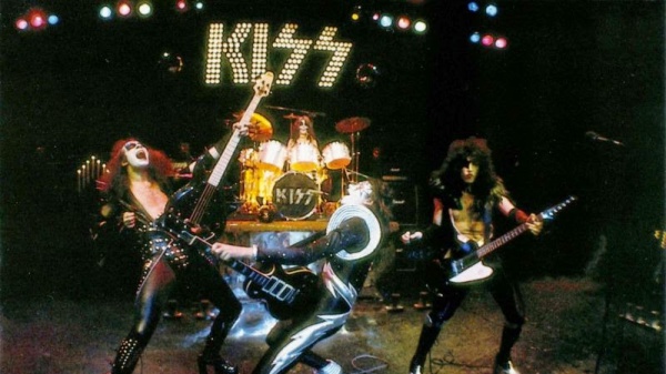 Kiss, il biopic sulla band uscirà nel 2024